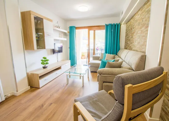 Beautiful Apartment Recently Renovated With Wifi And A C
